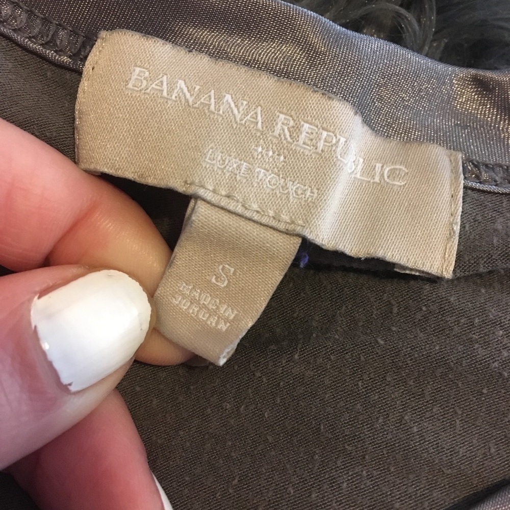 Banana Republic T-Shirt 🍌